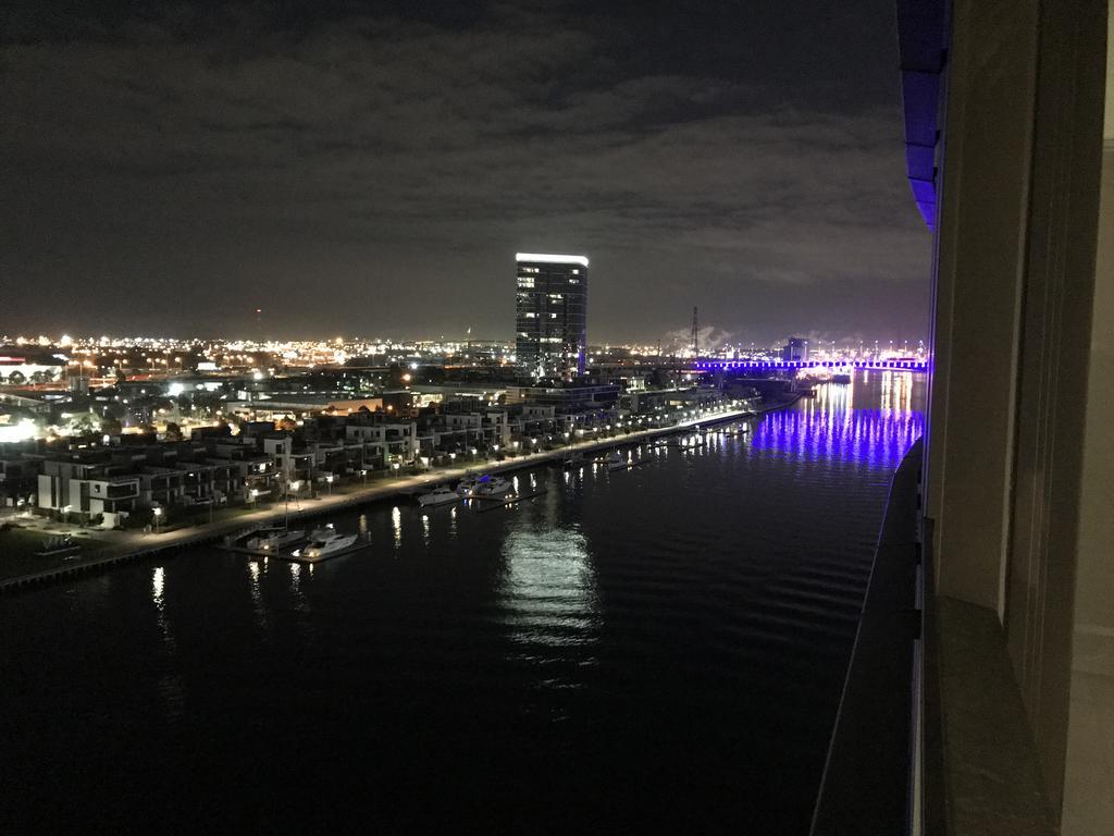 Melbourne Private Apartments - Collins Street Waterfront, Docklands Exteriör bild